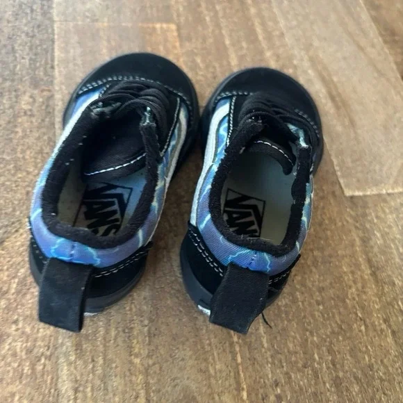 Vans Old Skool V Kids/Toddler Sneaker - Black/ Blue and white size 4.5 - Picture 4 of 7